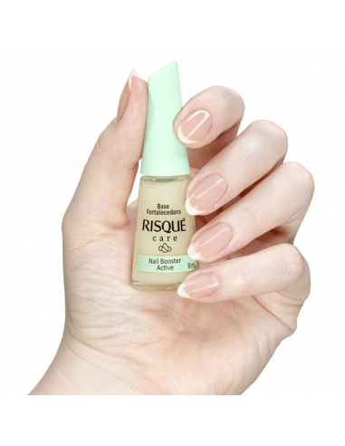 ESMALTES RISQUE BASE FORTALECEDORA 002  