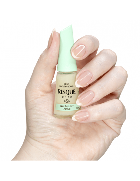 ESMALTE RISQUE BASE FORTALECEDORA 002