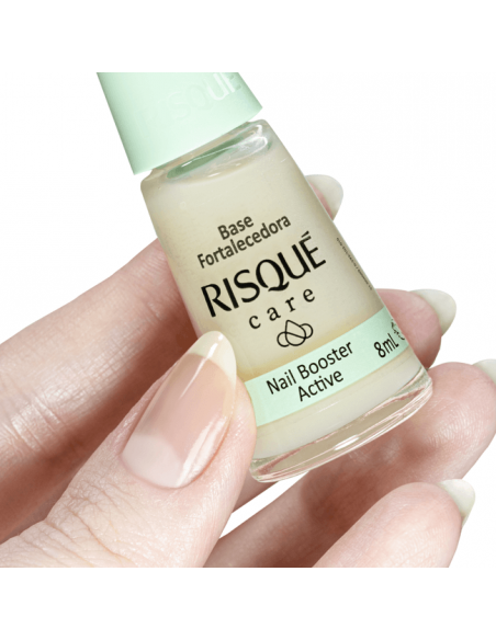 ESMALTE RISQUE BASE FORTALECEDORA 002